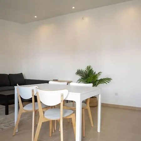 Barra Beach House 2 *