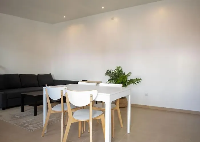 Barra Beach House 2 *