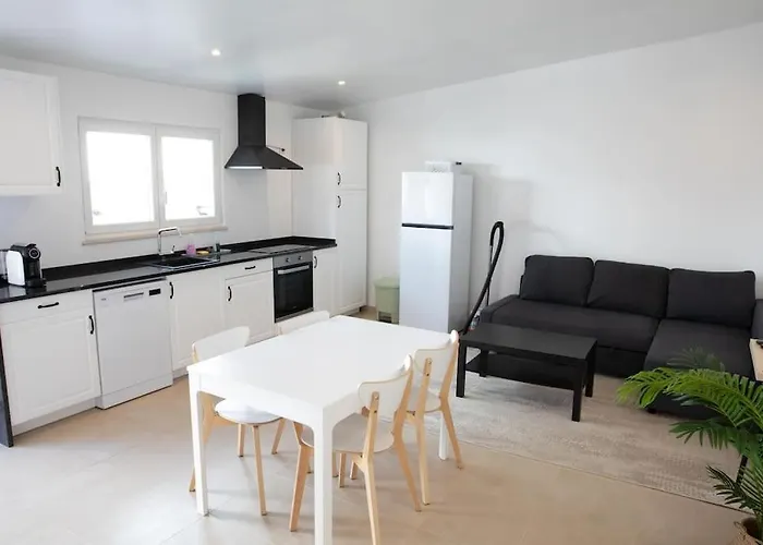 Barra Beach House 2 *