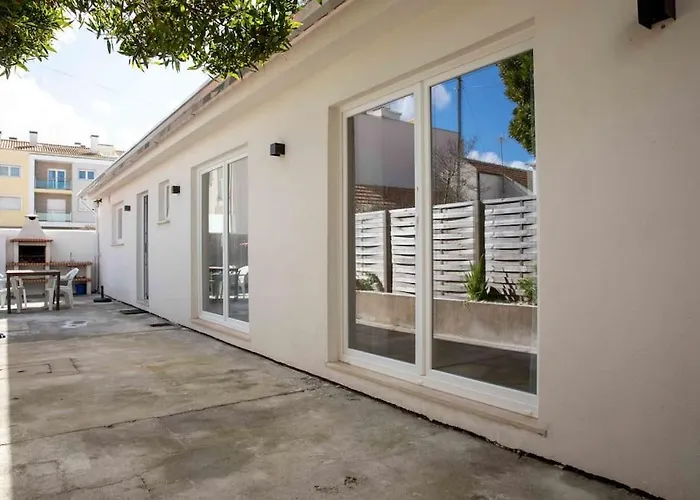 Barra Beach House 2 *